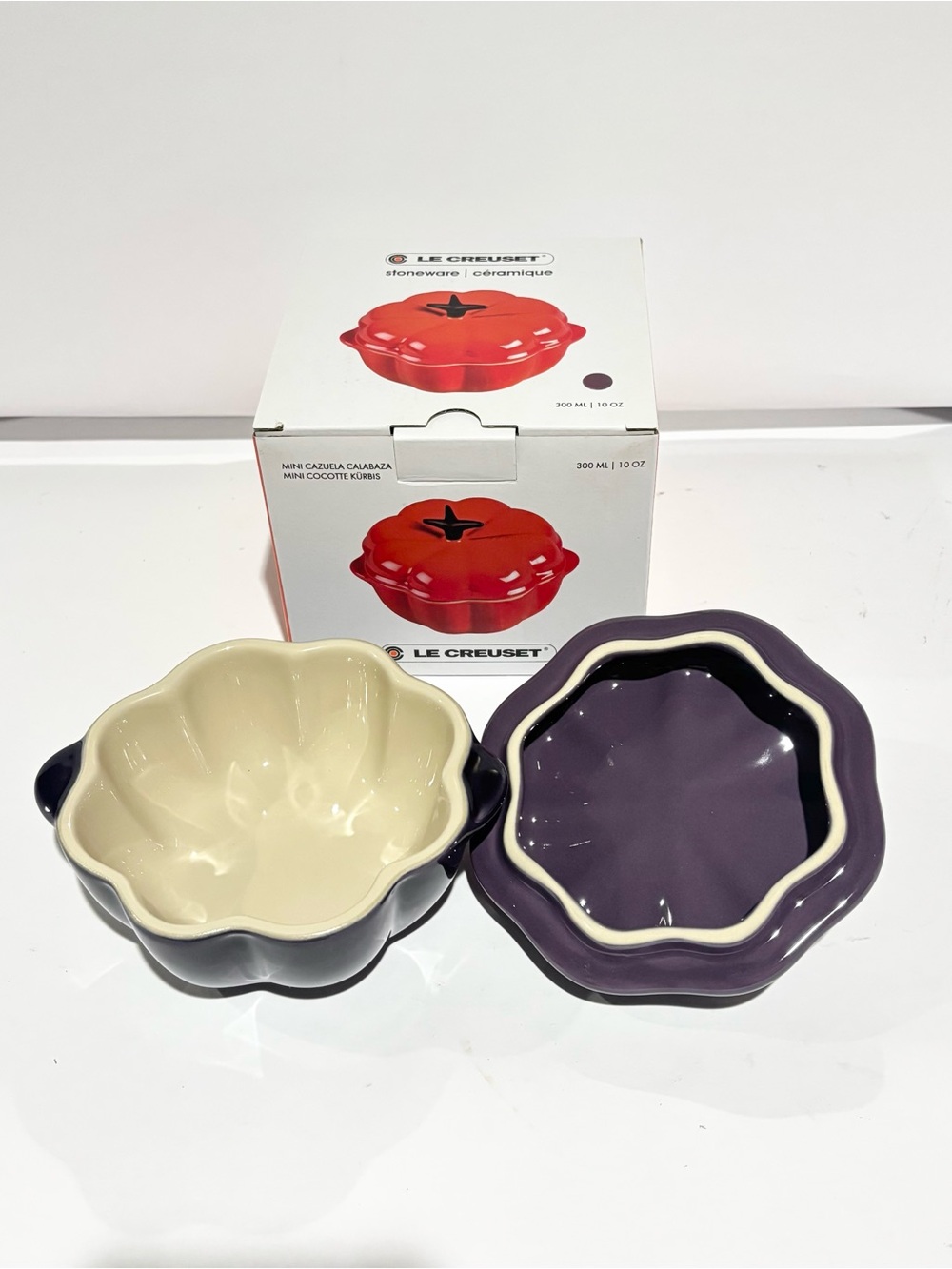 Le Creuset Cassis/Purple Pumpkin Mini Cocotte - Picture 4 of 6